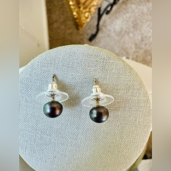 Vintage Pearl Necklace & Tahitian Post Earrings - Picture 4 of 15